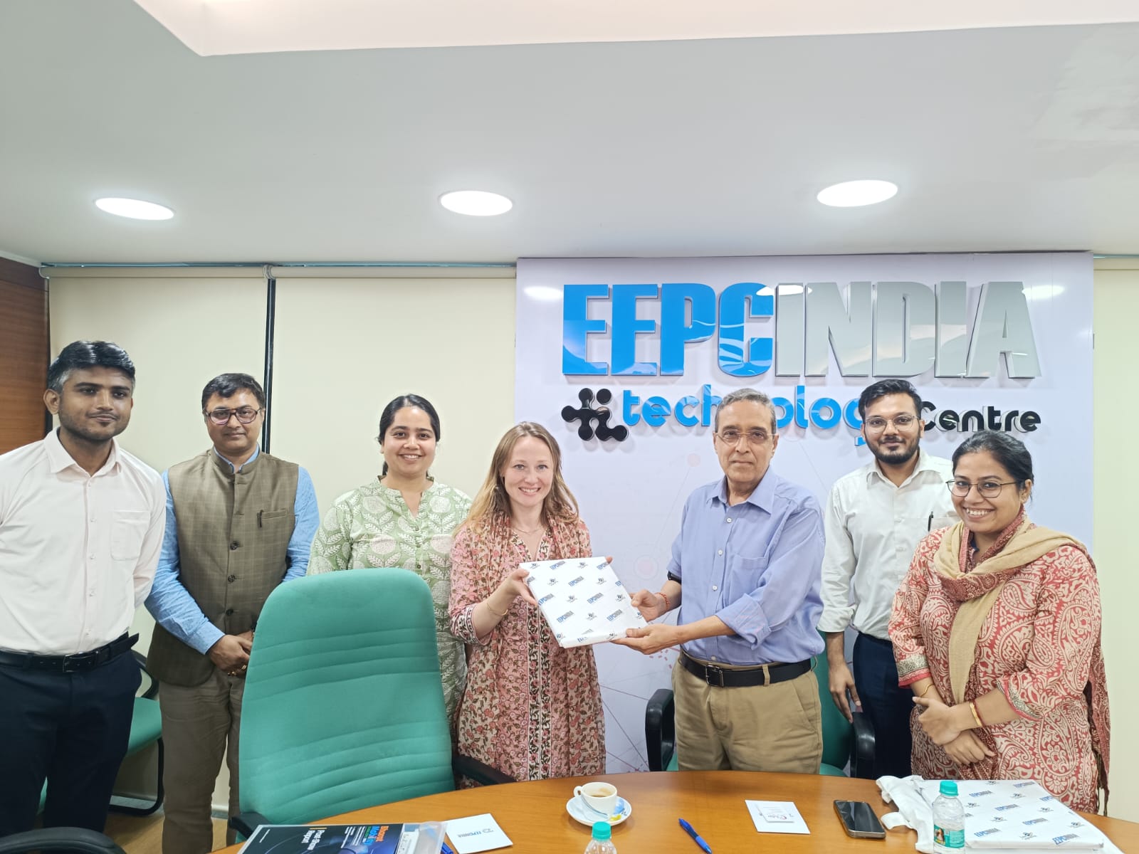 Mr. Arun Kumar Garodia, Immediate Past Chairman, EEPC India, felicitating Ms. Collete Van Der Ven, Founder & Director, Tulip Consultancy. JSW Group was represented by- Mr. Sandip Mukherjee, General Manager, Corporate Affairs (second from left) and Mr. Atriya Banik, Assistant General Manager, Business Development (far left). Electrosteel Castings was represented by- Mr. Aman Agarwal, Asstt. Manager (Exports) (second from right). Apart from Mr. Garodia ji, EEPC India official Ms. Shrilata Ghosh, Sr. Assistant Director (Policy) was present (far right).