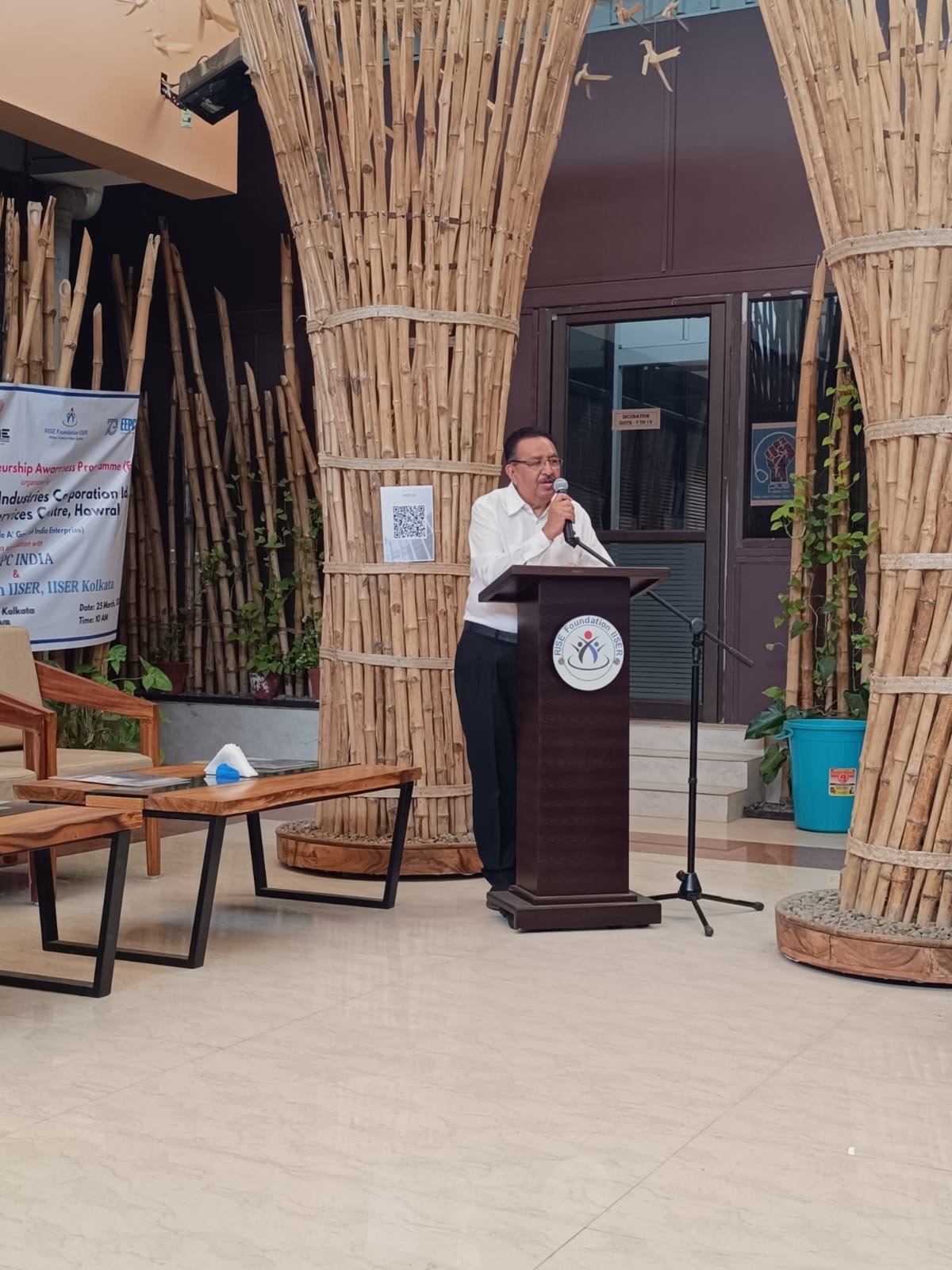 Mr. Binod Sarda, Dy. Regional Chairman (ER), EEPC India, addressed the participants as the keynote speaker, sharing valuable insights on entrepreneurship and industry growth
