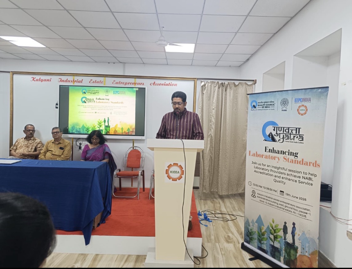 Mr Vishal Sarda, Regional Committee Member (ER) and Director, East Coast Enterprise (on the podium) speaking at the session.