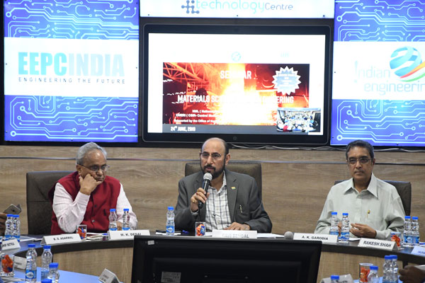 Mr Ravi Sehgal, Chairman, EEPC India welcoming all to the event.. (Far  Left) - Mr Mahesh K Desai, Sr Vice Chairman, EEPC India and Mr Arun Kumar Garodia, Vice Chairman, EEPC India (on the far right) 