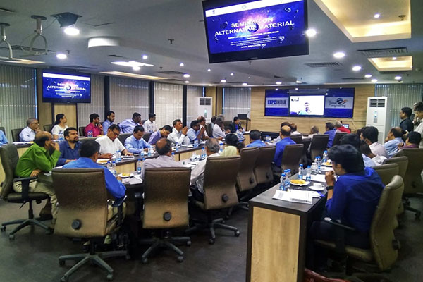 The seminar in progress