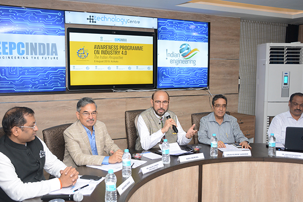 Mr Ravi Sehgal, Chairman, EEPC India giving welcome address. On his right Mr Sanjay Shroff, President, Institute of Indian Foundrymen; Mr Anupam Shah, Former Chairman, EEPC India and on his left Mr Arun Kumar Garodia, Vice Chairman, EEPC India; Dr. Nagahanumaiah, Director, CMTI