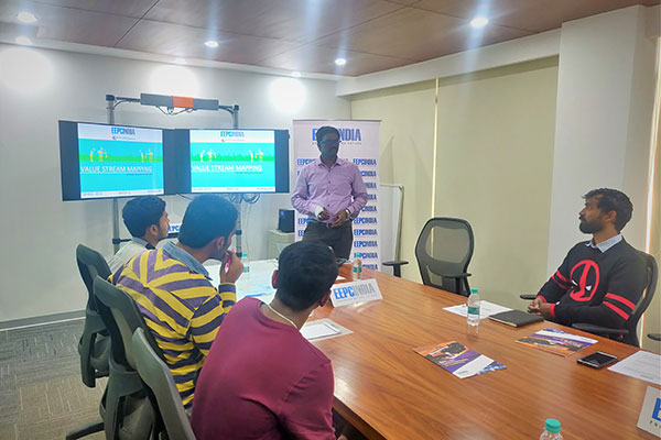 Mr. Karthikeyan D, Assistant Head, Technology Centre delivering a seminar on VSM